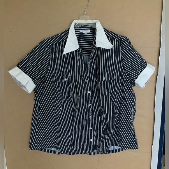 TAILORED BUTTON DOWN BLOUSE. - Picture 1 of 11